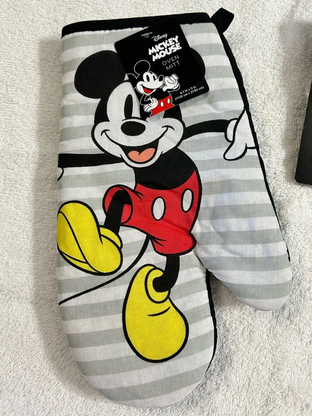 New! Disney Mickey Mouse Kitchen Bundle Oven Mitt Bag Clips Measuring Spoons